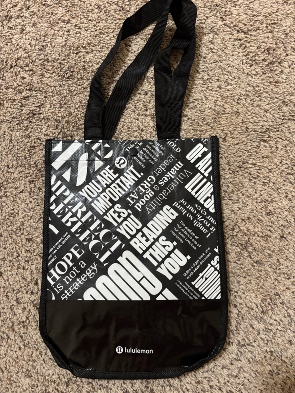 lululemon athletica Black & White Graphic Tote Hair Accessory Bag